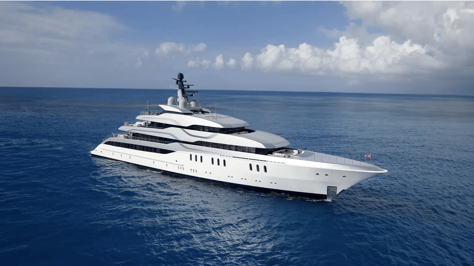 The Ultimate Guide to Yacht Charters in Dubai: Everything You Need to Know